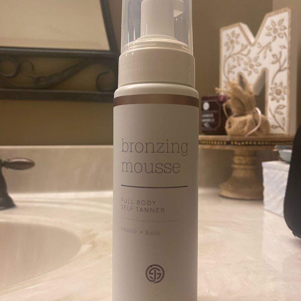 Sjolie tanning mousse and mitt NEW!